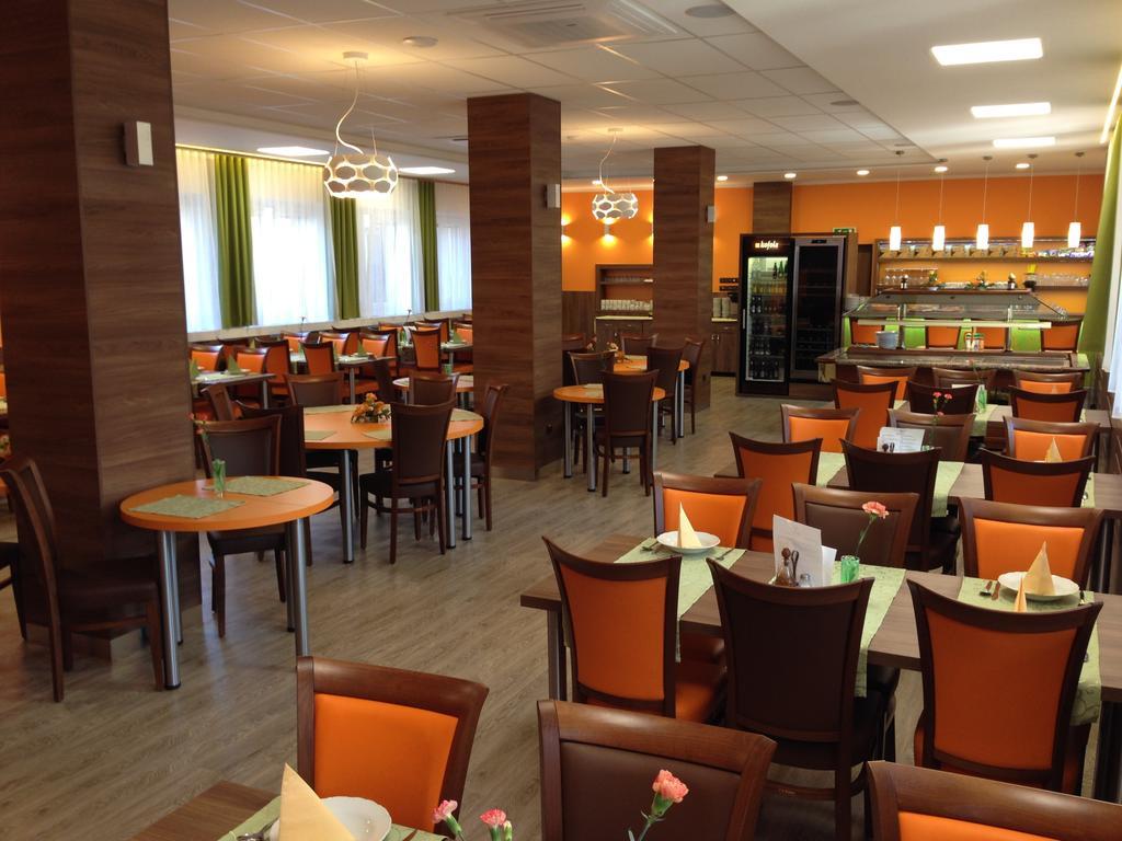 Hotel Odra Ostravice Buitenkant foto