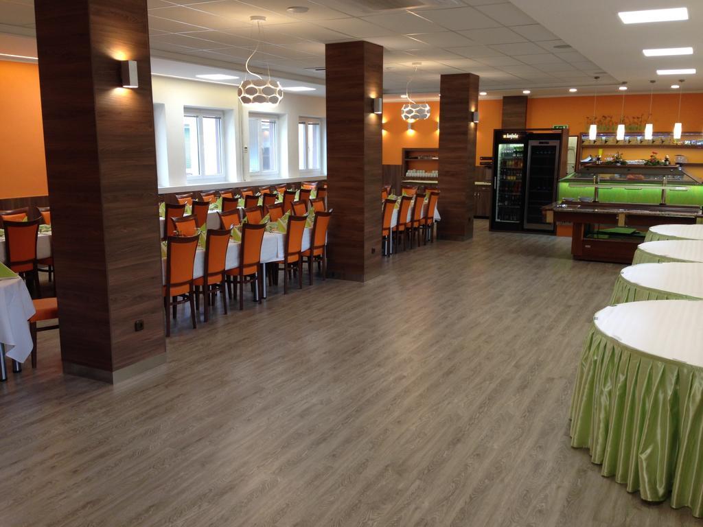Hotel Odra Ostravice Buitenkant foto