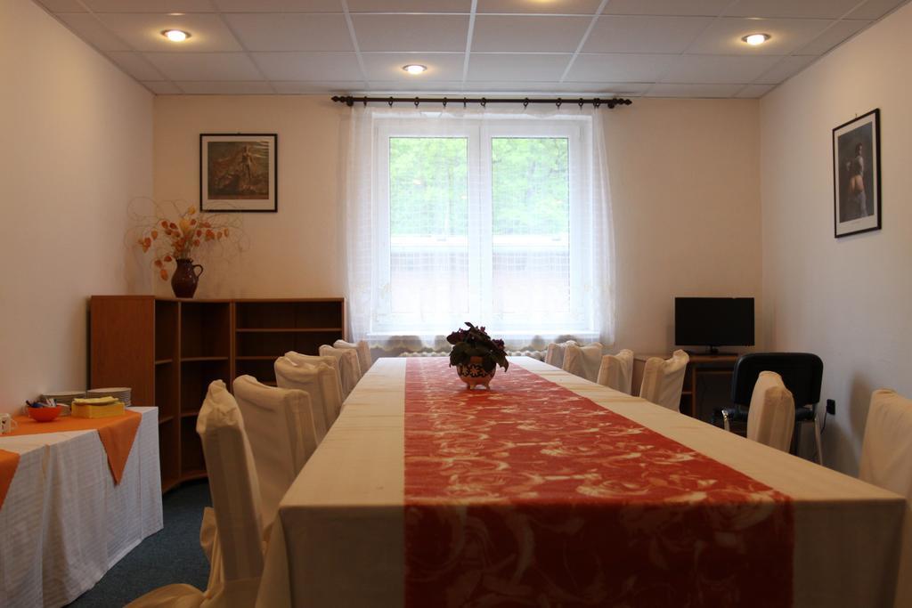 Hotel Odra Ostravice Buitenkant foto