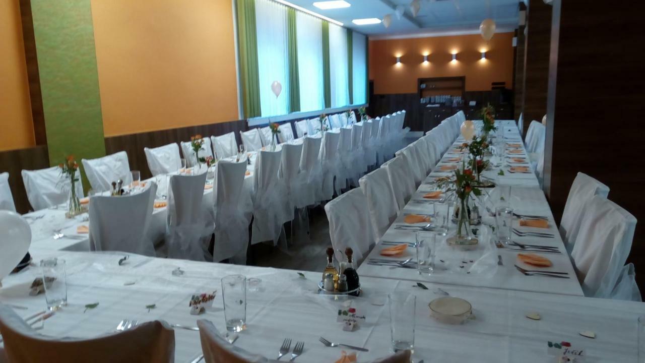 Hotel Odra Ostravice Buitenkant foto